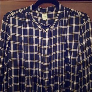 Excellent Condition! Black & white Gap Popover.  L